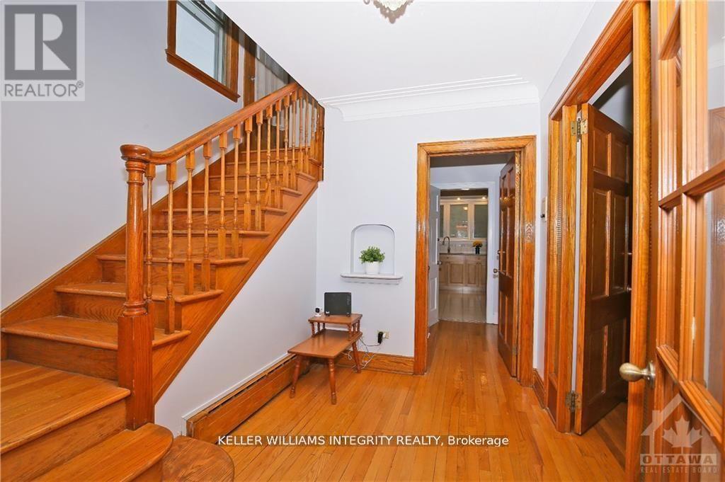 39 Goulburn Avenue, Ottawa, Ontario  K1N 8C7 - Photo 3 - X12205777