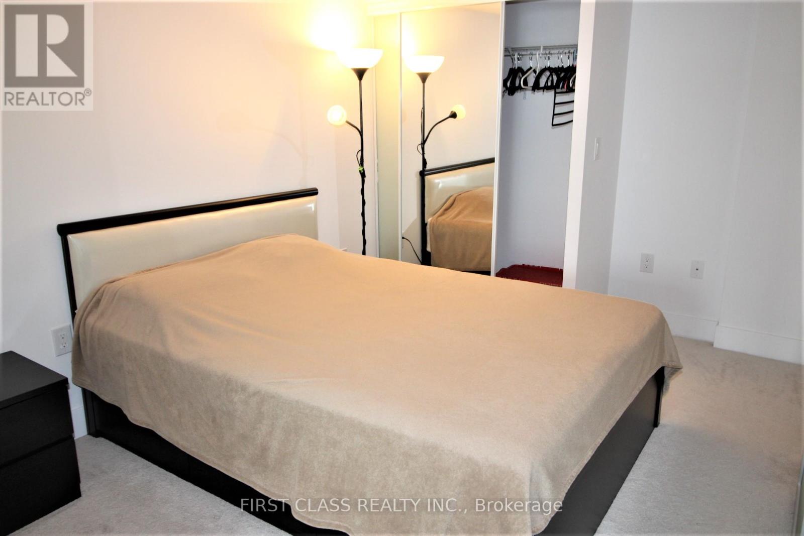 1303 - 955 Bay Street, Toronto, Ontario  M5S 0C6 - Photo 11 - C12205724