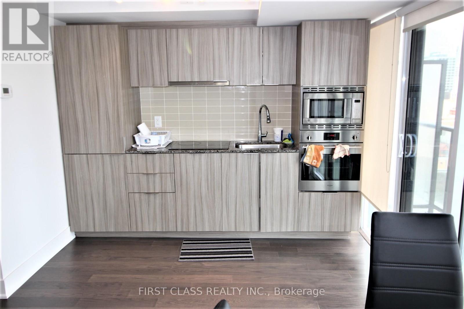 1303 - 955 Bay Street, Toronto, Ontario  M5S 0C6 - Photo 6 - C12205724