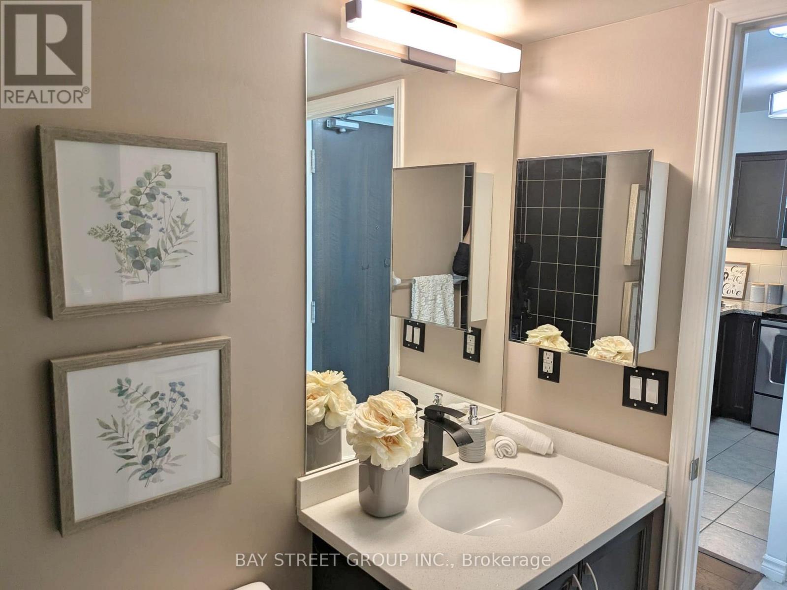 3808 - 19 Grand Trunk Crescent E, Toronto, Ontario  M5J 3A3 - Photo 10 - C12205740
