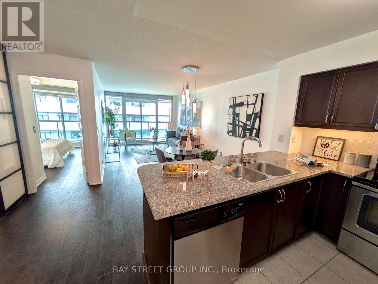 3808 - 19 Grand Trunk Crescent E, Toronto, Ontario  M5J 3A3 - Photo 2 - C12205740