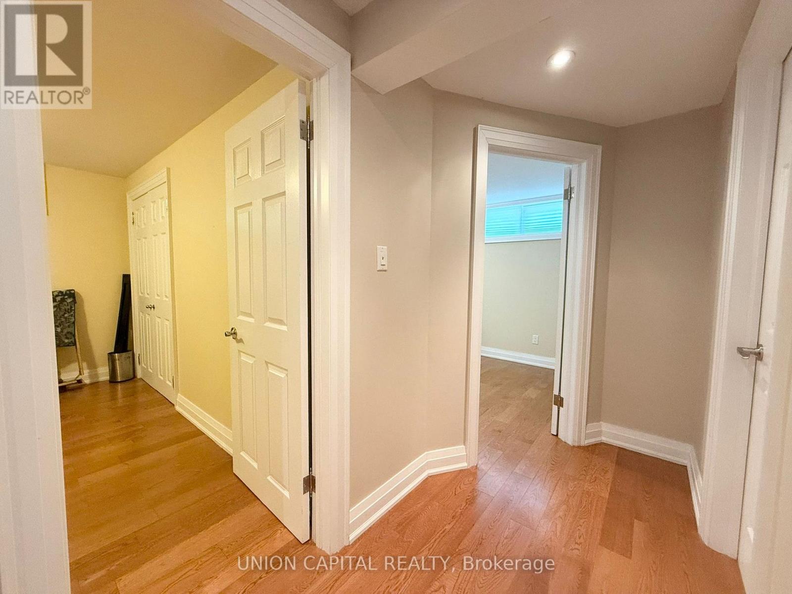 99 Wyndcliff Crescent, Toronto, Ontario  M4A 2J9 - Photo 22 - C12205779
