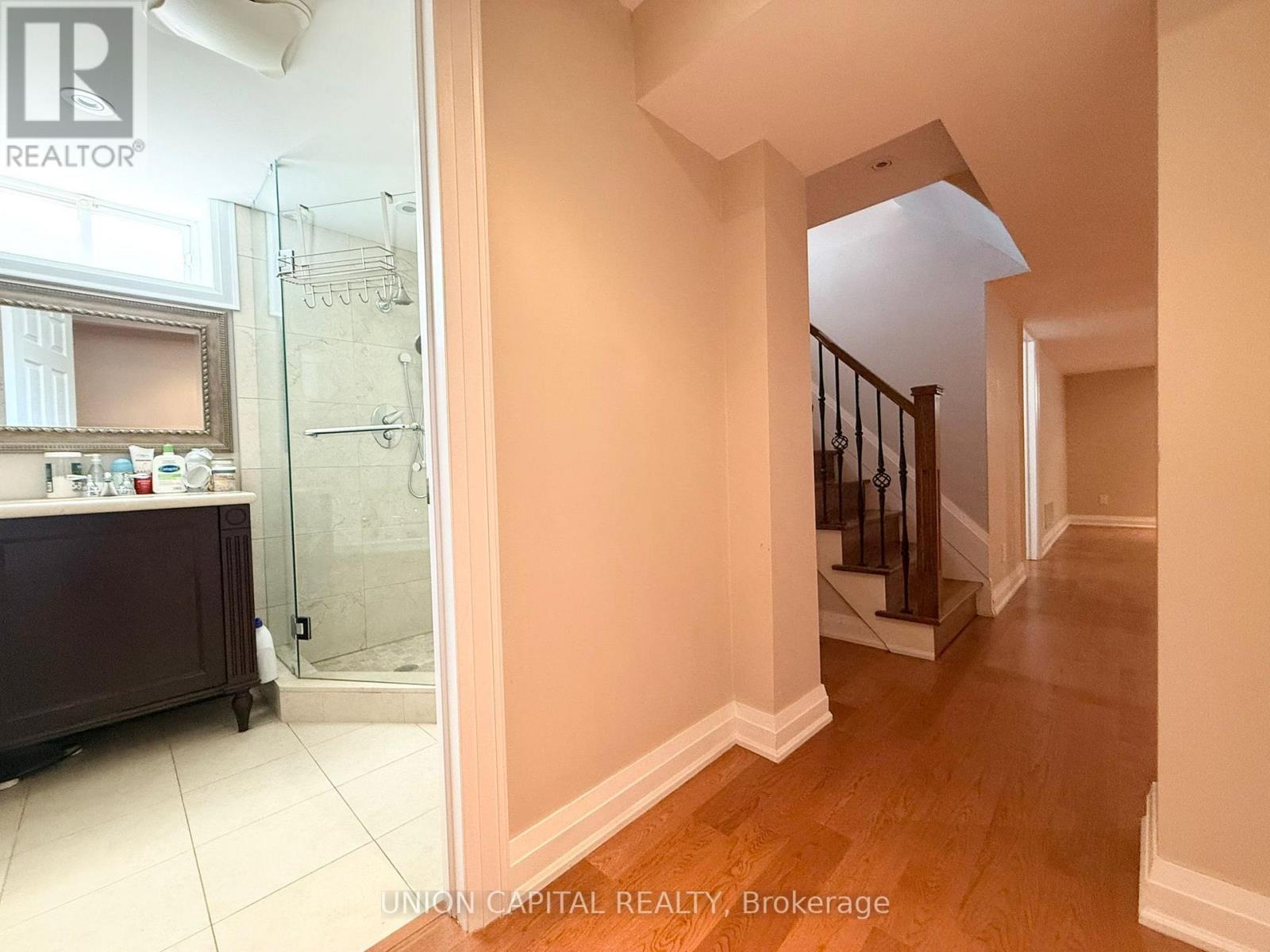 99 Wyndcliff Crescent, Toronto, Ontario  M4A 2J9 - Photo 23 - C12205779