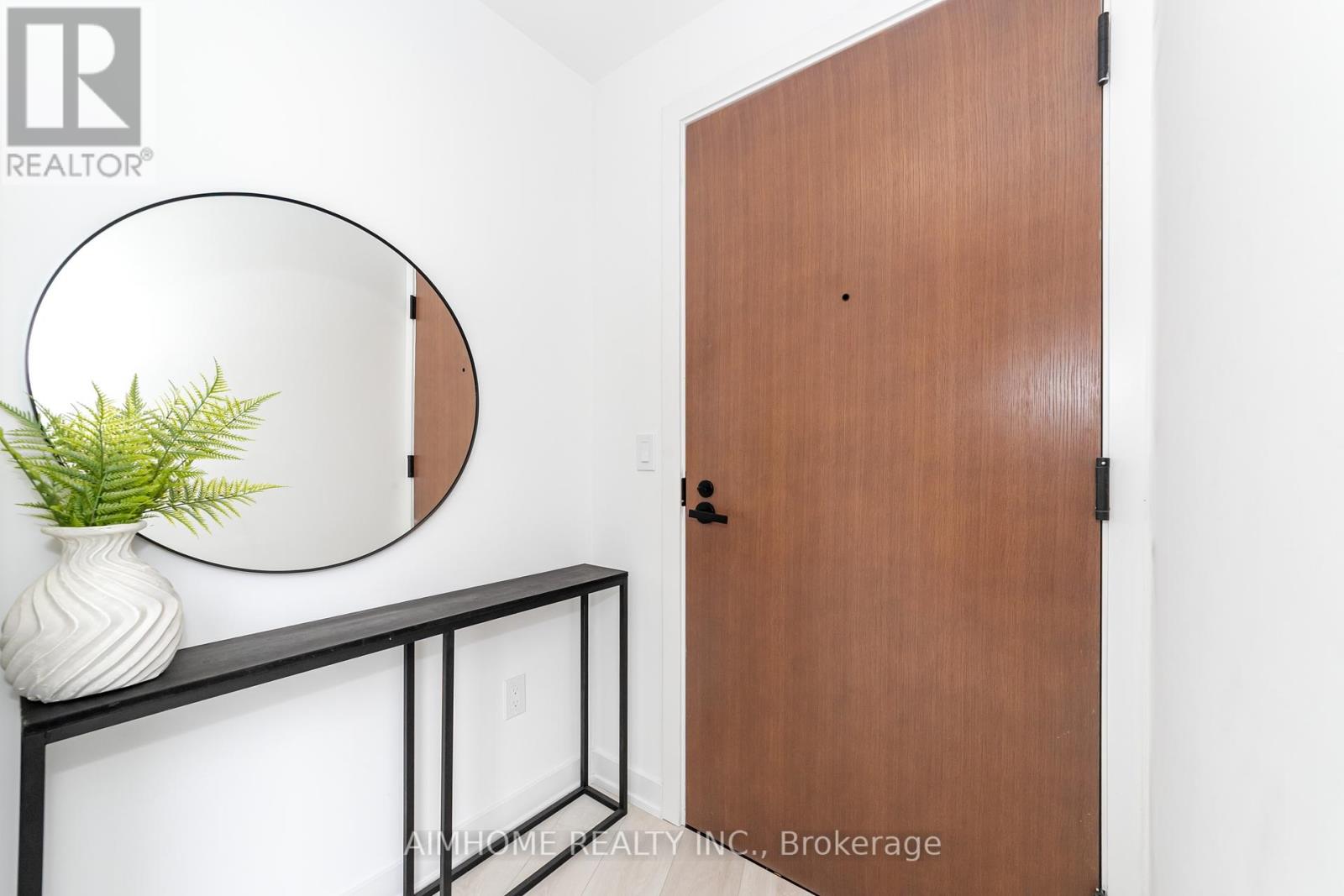 1510 - 8 Tippett Road, Toronto, Ontario  M3H 0E7 - Photo 3 - C12205782