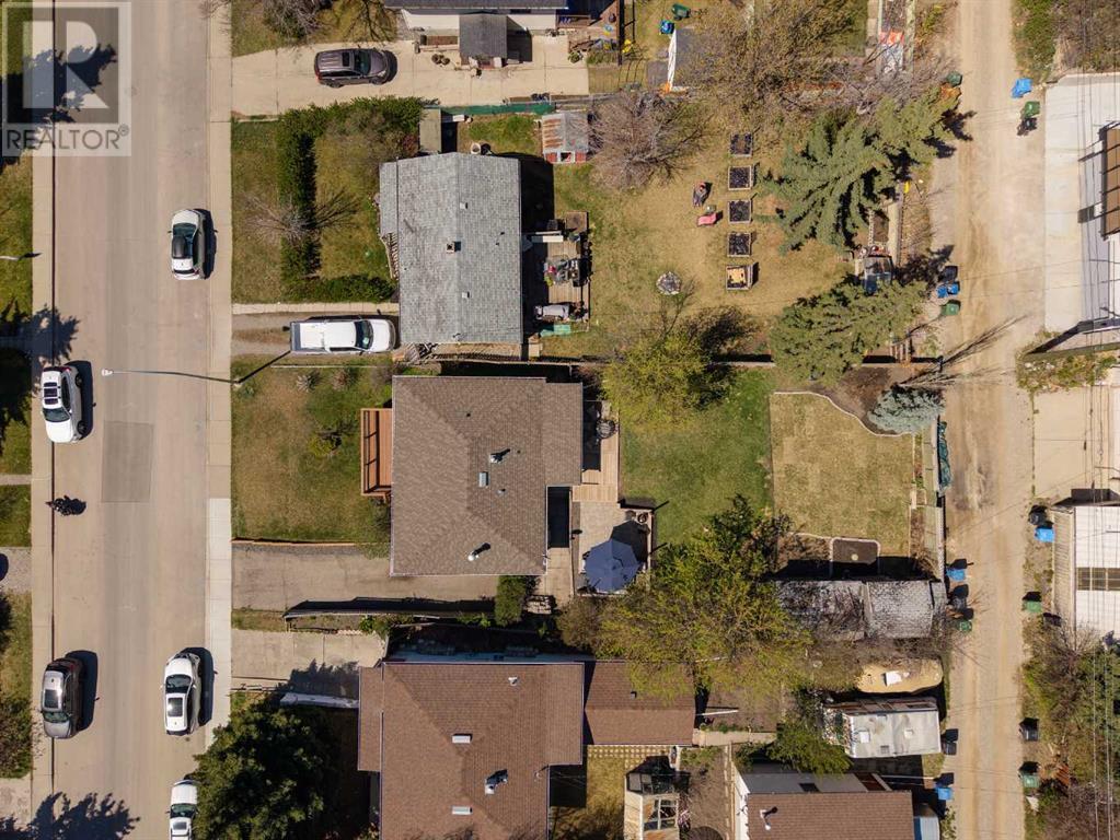 Property at 4616 22 Avenue NW image 3