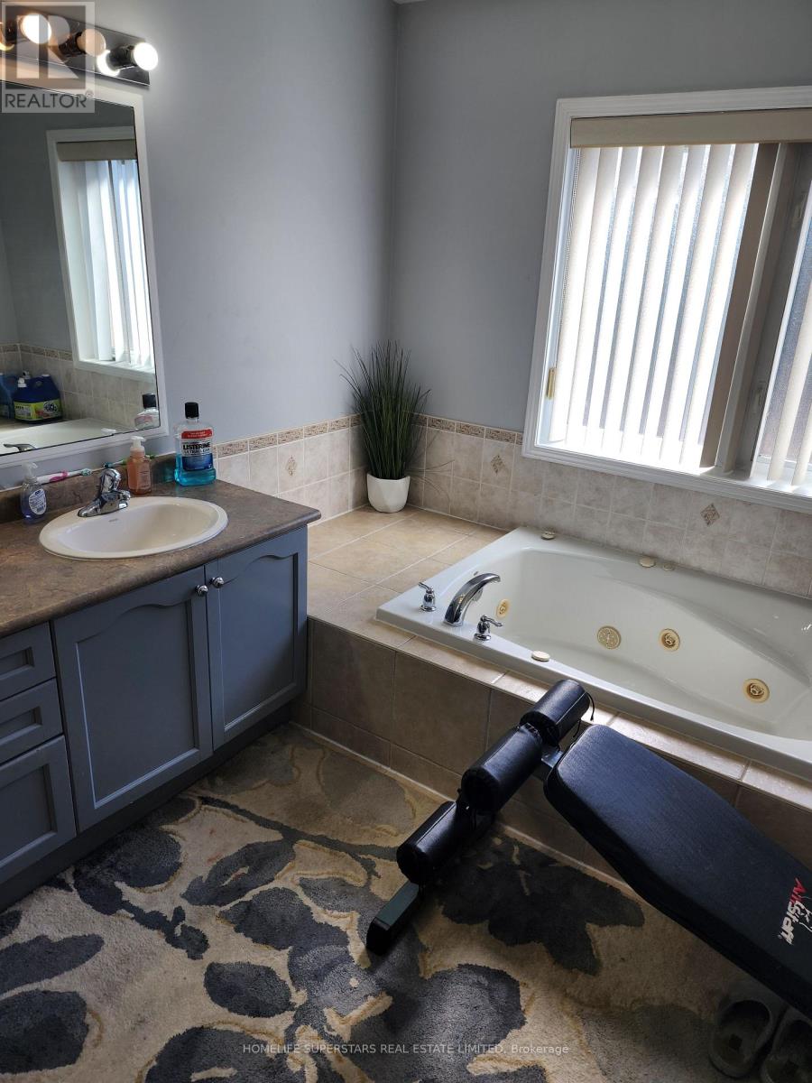 14 Beckenham Road, Brampton, Ontario  L6P 2L7 - Photo 24 - W12205731