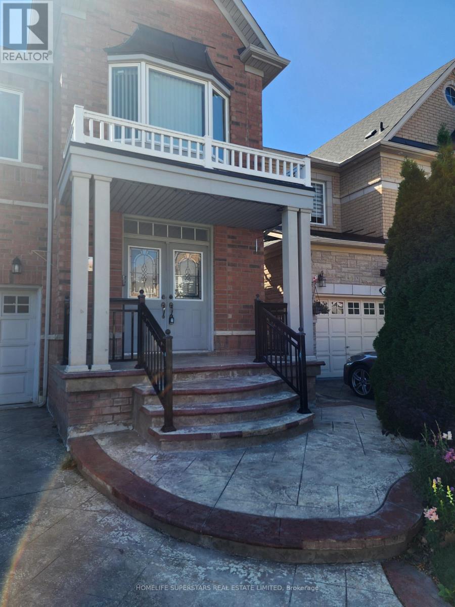 14 Beckenham Road, Brampton, Ontario  L6P 2L7 - Photo 3 - W12205731