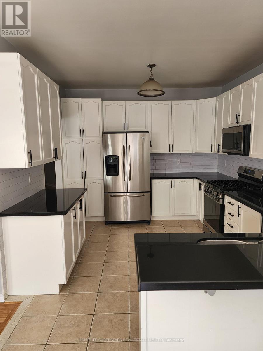 14 Beckenham Road, Brampton, Ontario  L6P 2L7 - Photo 5 - W12205731