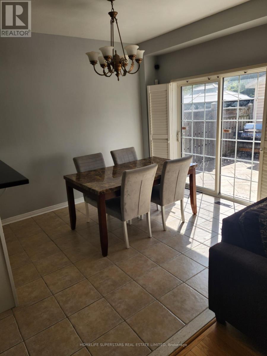 14 Beckenham Road, Brampton, Ontario  L6P 2L7 - Photo 8 - W12205731