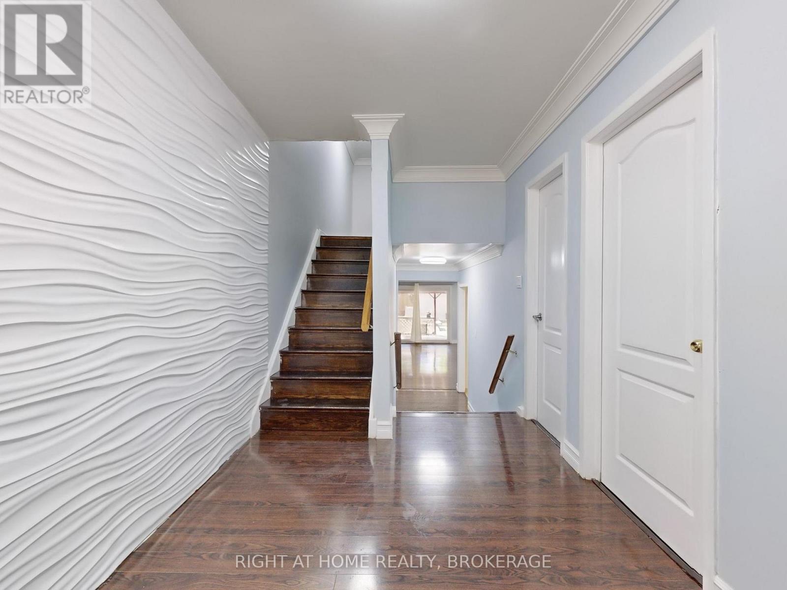3339 Victory Crescent, Mississauga, Ontario  L4T 1M2 - Photo 21 - W12205744