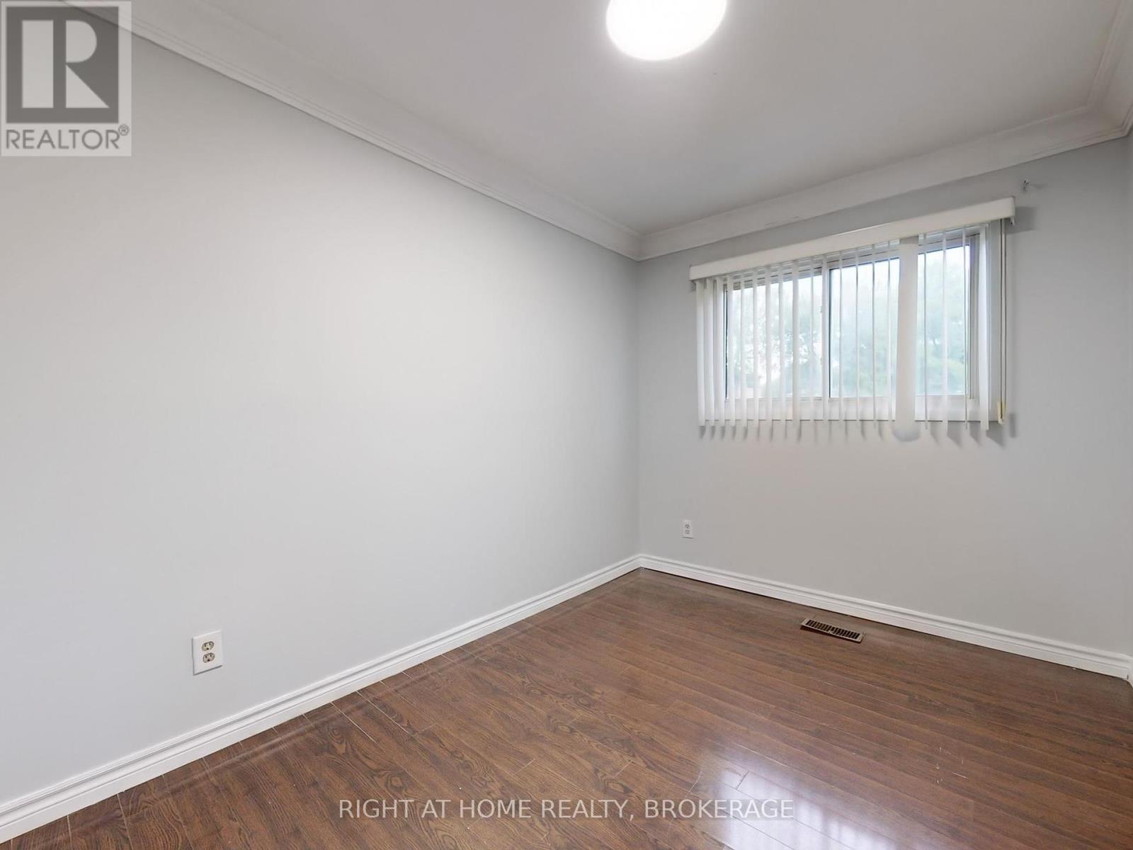 3339 Victory Crescent, Mississauga, Ontario  L4T 1M2 - Photo 23 - W12205744