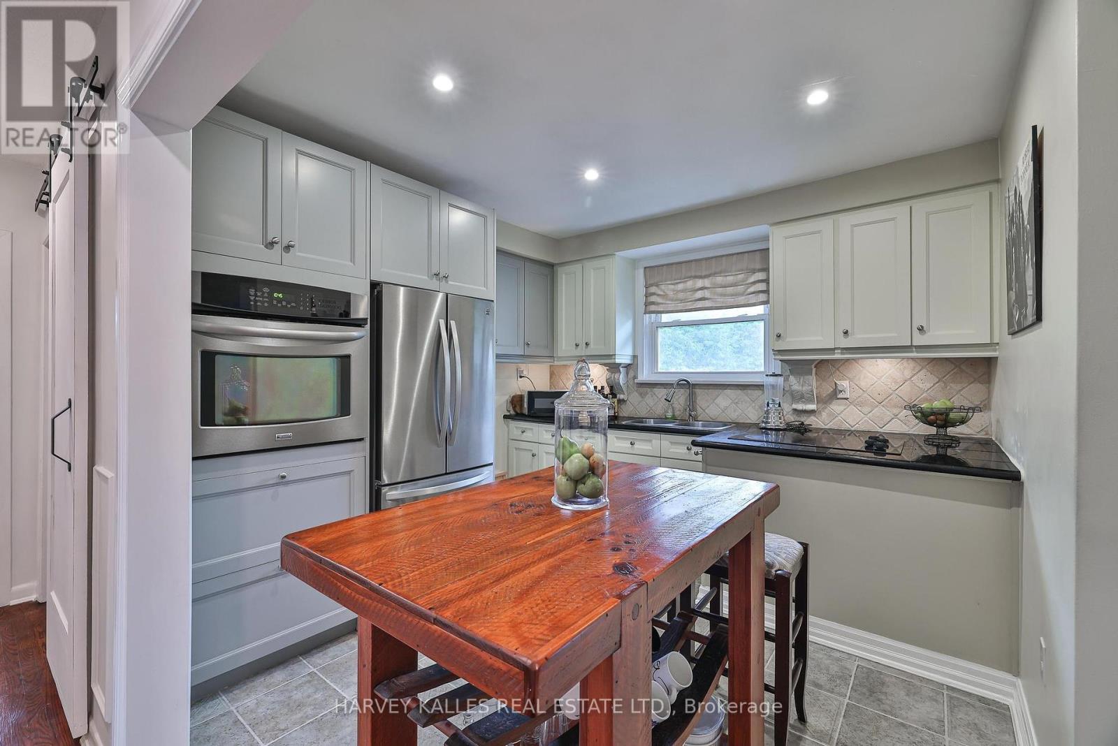 437 Seaton Drive, Oakville (Wo West), Ontario  L6L 3Y3 - Photo 16 - W12205768