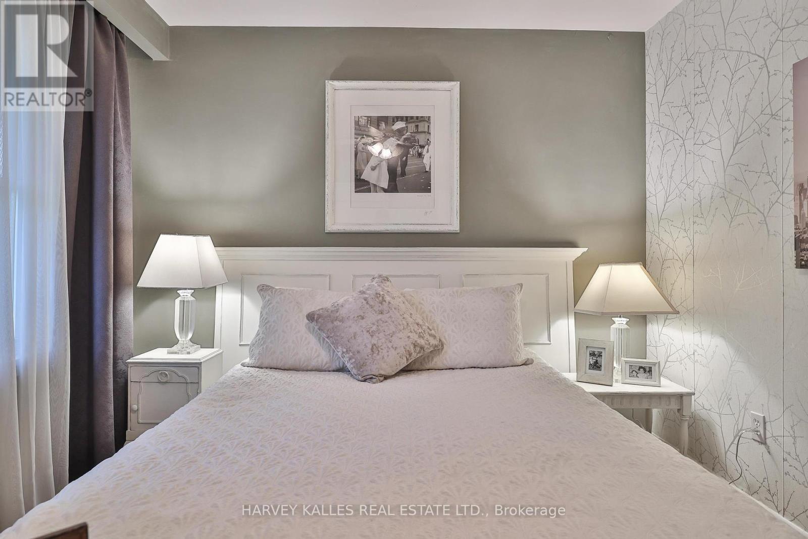 437 Seaton Drive, Oakville (Wo West), Ontario  L6L 3Y3 - Photo 23 - W12205768