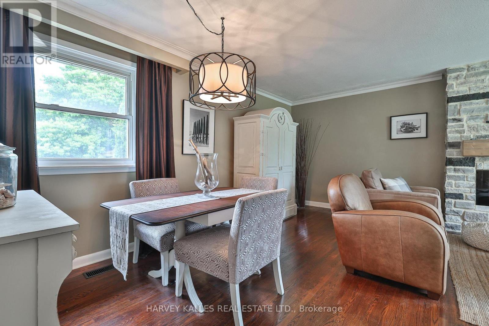 437 Seaton Drive, Oakville (Wo West), Ontario  L6L 3Y3 - Photo 9 - W12205768