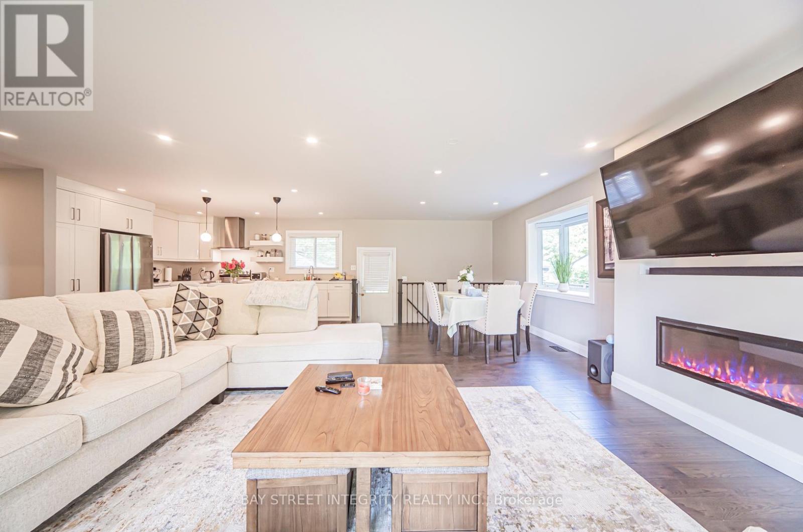 1277 Gainsborough Drive, Oakville, Ontario  L6H 2H5 - Photo 8 - W12205769