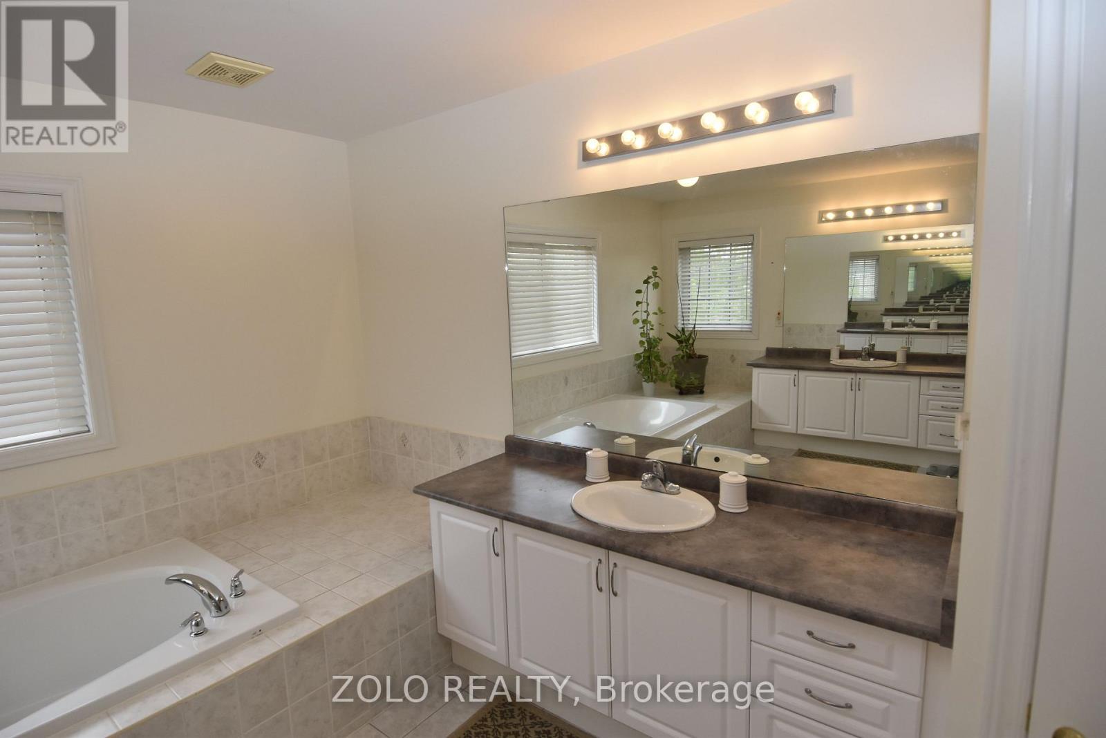 22 Showboat Crescent, Brampton, Ontario  L6V 4R5 - Photo 35 - W12205771