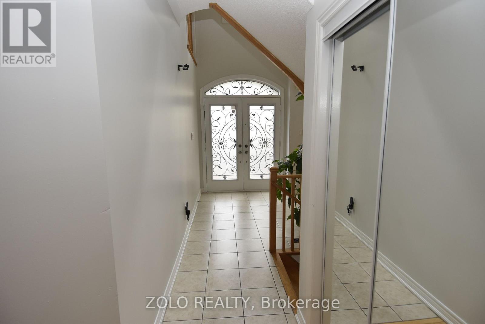22 Showboat Crescent, Brampton, Ontario  L6V 4R5 - Photo 6 - W12205771