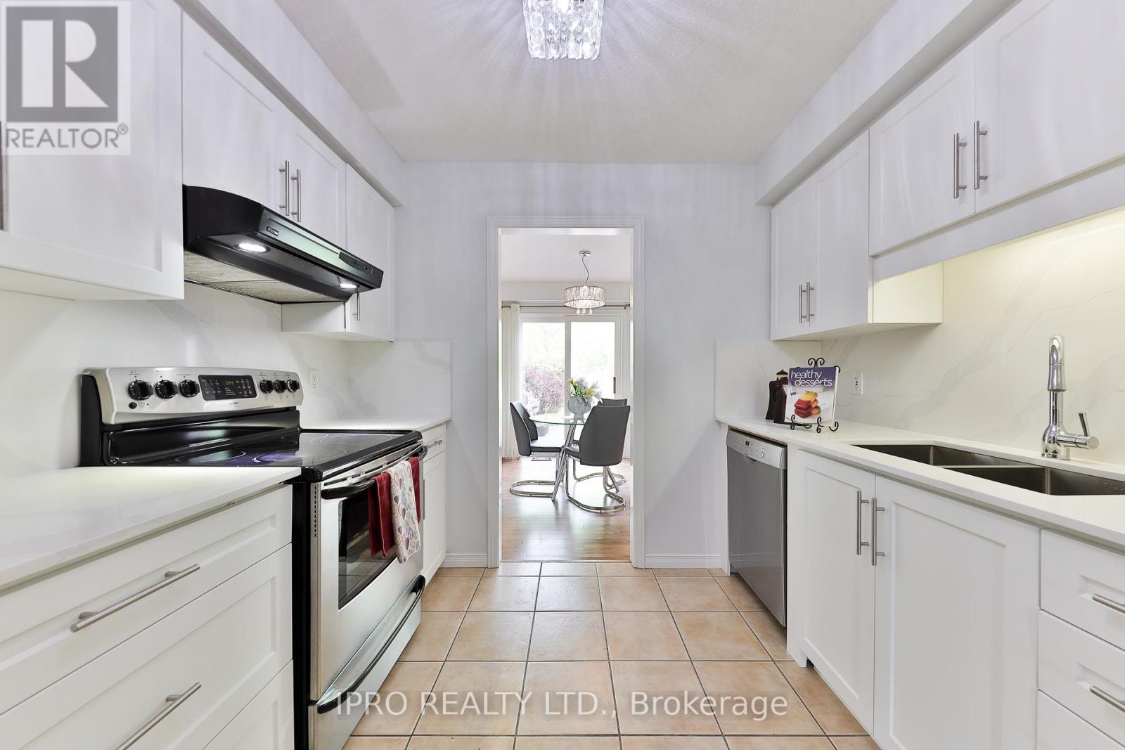 67 Green Gate Boulevard, Cambridge, Ontario  N1T 2E1 - Photo 7 - X12205786