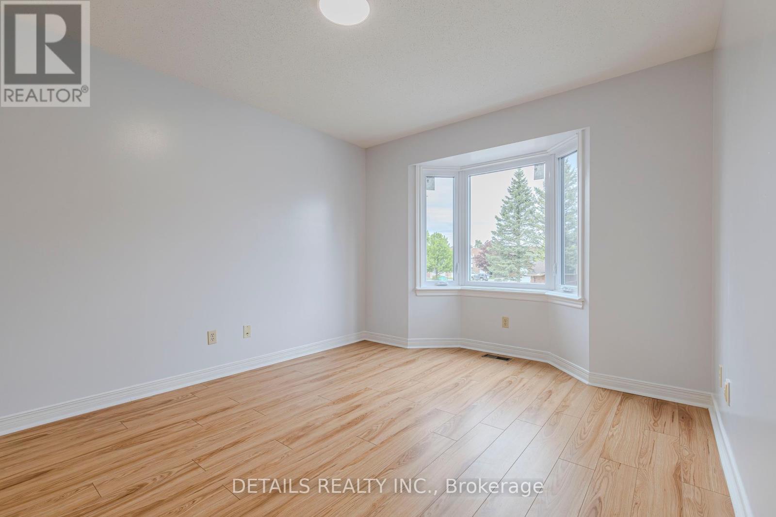 32 Winnegreen Court W, Ottawa, Ontario  K1G 5S2 - Photo 23 - X12205794