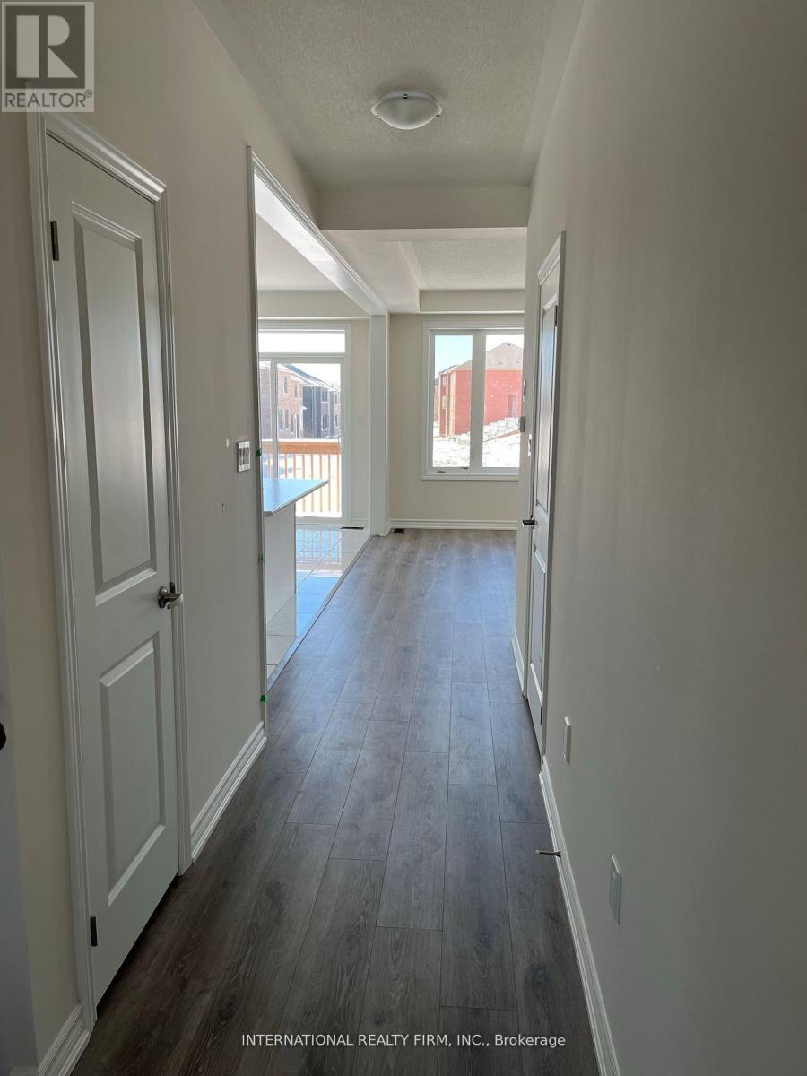 84 Kenneth Rogers Crescent, East Gwillimbury (Queensville), Ontario  L0G 1R0 - Photo 10 - N12205800