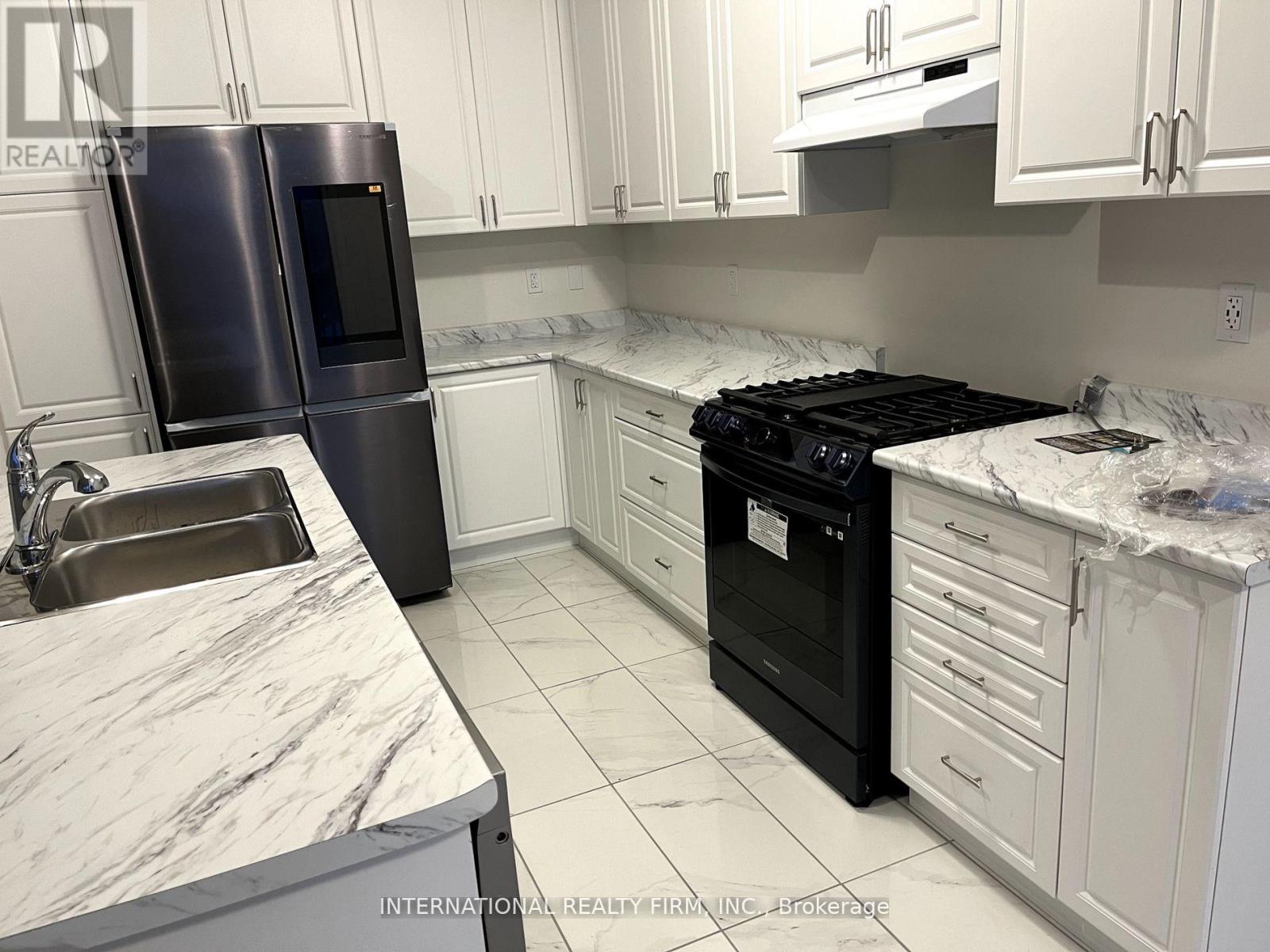84 Kenneth Rogers Crescent, East Gwillimbury (Queensville), Ontario  L0G 1R0 - Photo 13 - N12205800