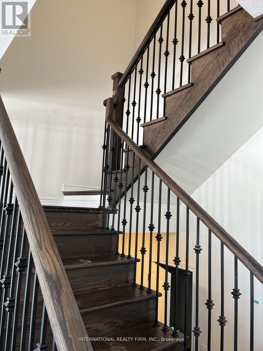 84 Kenneth Rogers Crescent, East Gwillimbury (Queensville), Ontario  L0G 1R0 - Photo 14 - N12205800