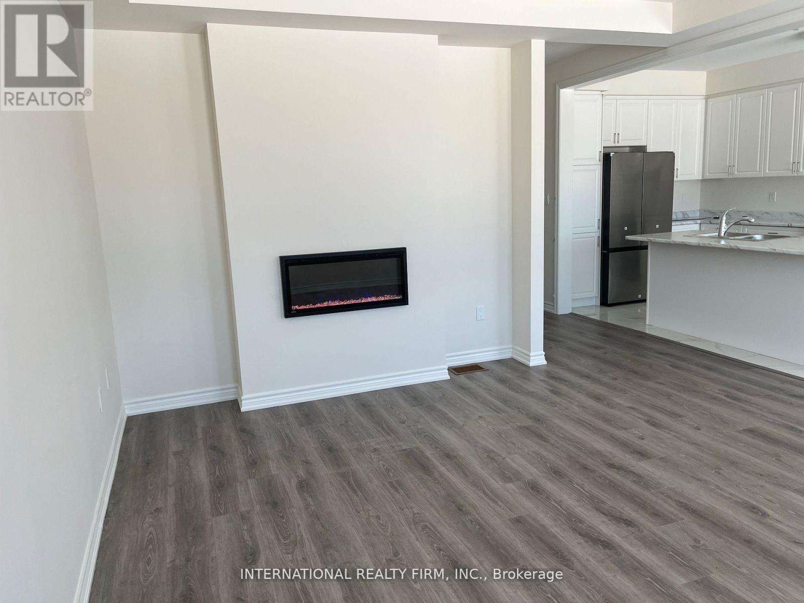 84 Kenneth Rogers Crescent, East Gwillimbury (Queensville), Ontario  L0G 1R0 - Photo 6 - N12205800