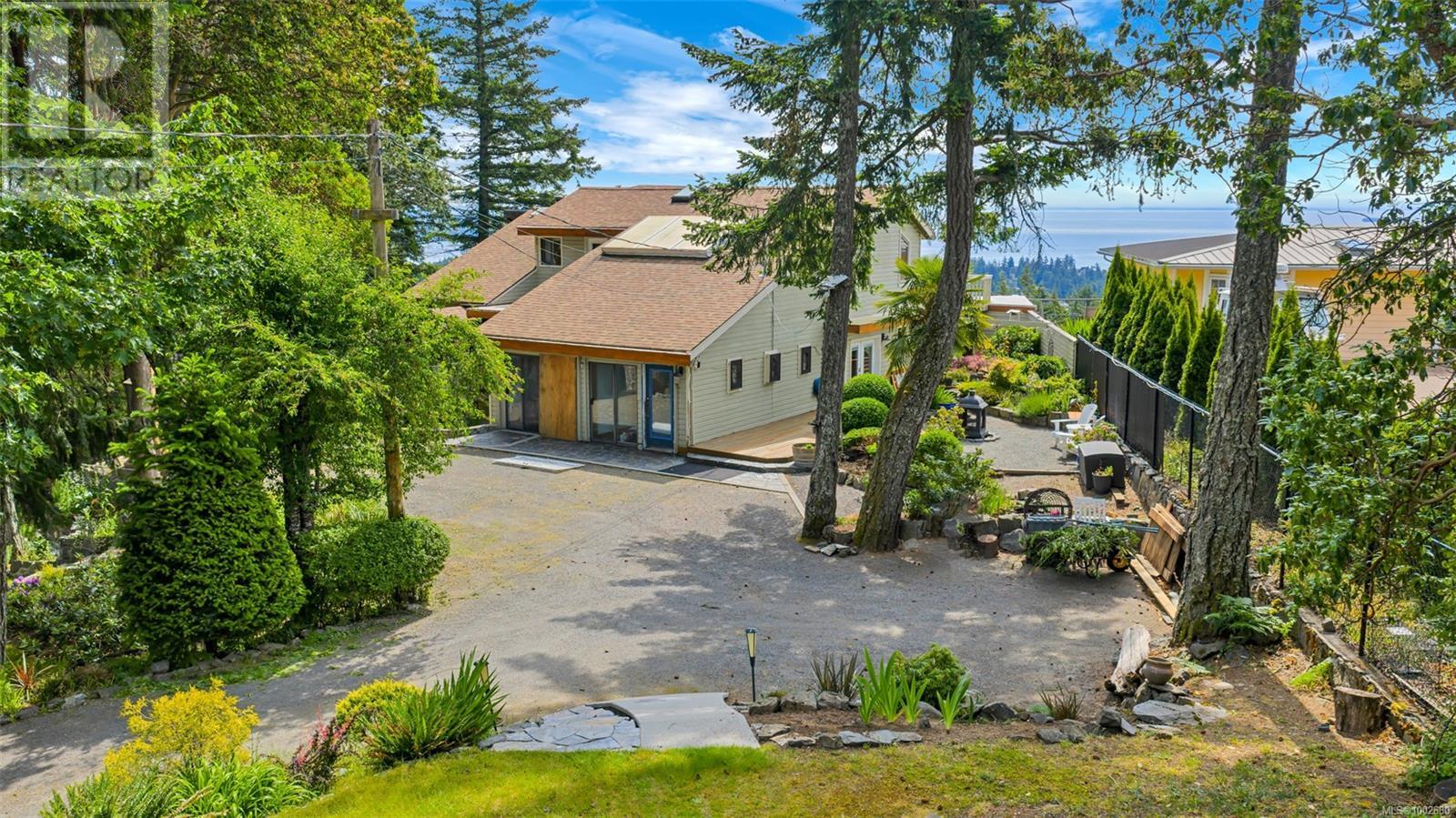 Property at 780 Cuaulta Cres image 3