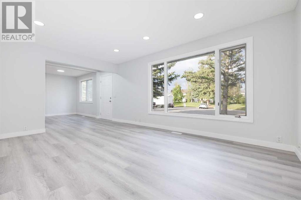 44 Falton Court Ne, Calgary, Alberta  T3J 1J3 - Photo 3 - A2228496