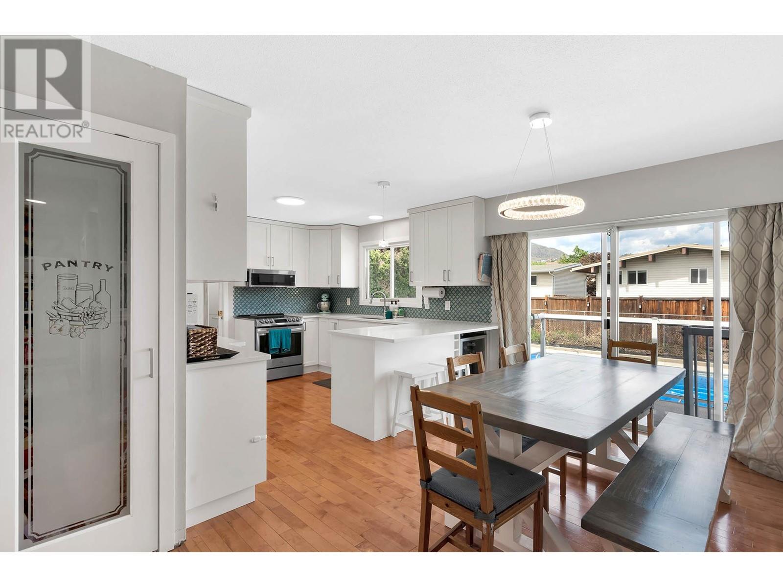 678 York Avenue, Kamloops, British Columbia  V2B 2A5 - Photo 10 - 10347873