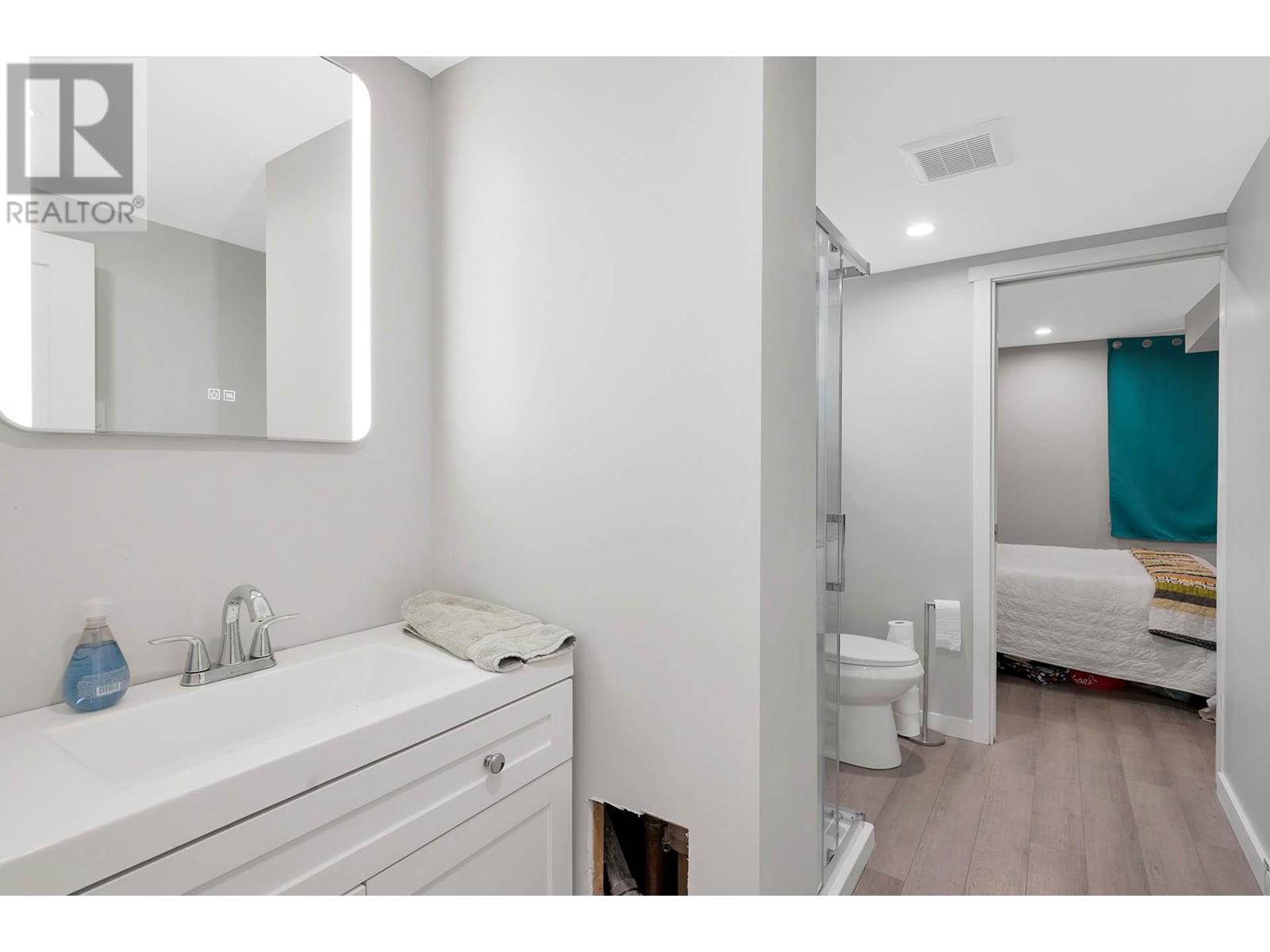 678 York Avenue, Kamloops, British Columbia  V2B 2A5 - Photo 37 - 10347873