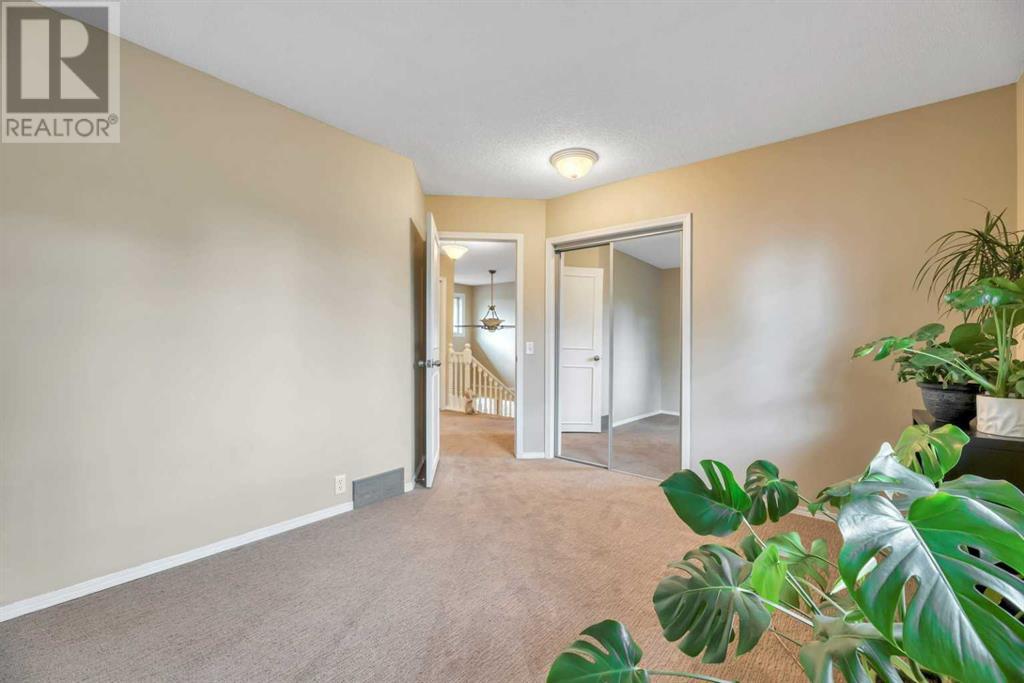 136 Mt Robson Circle Se, Calgary, Alberta  T2Z 2C1 - Photo 19 - A2226762