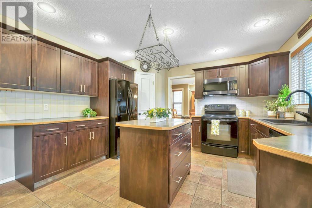 136 Mt Robson Circle Se, Calgary, Alberta  T2Z 2C1 - Photo 10 - A2226762