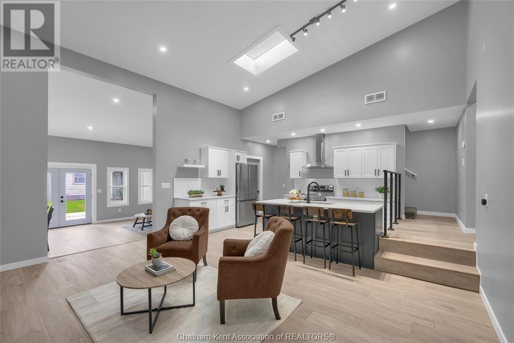 MLS# 25014410: 30 MCNAUGHTON AVENUE East, Chatham, Canada