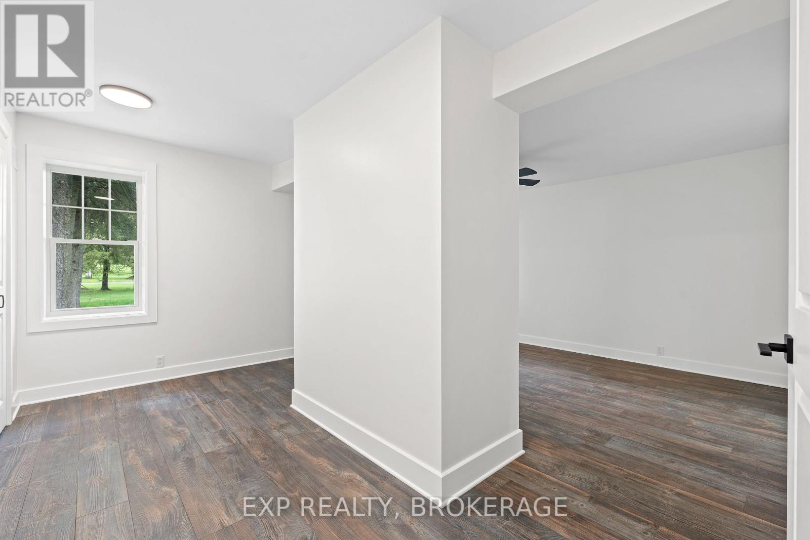 3881 Round Lake Road, South Frontenac, Ontario  K0H 1X0 - Photo 19 - X12205835