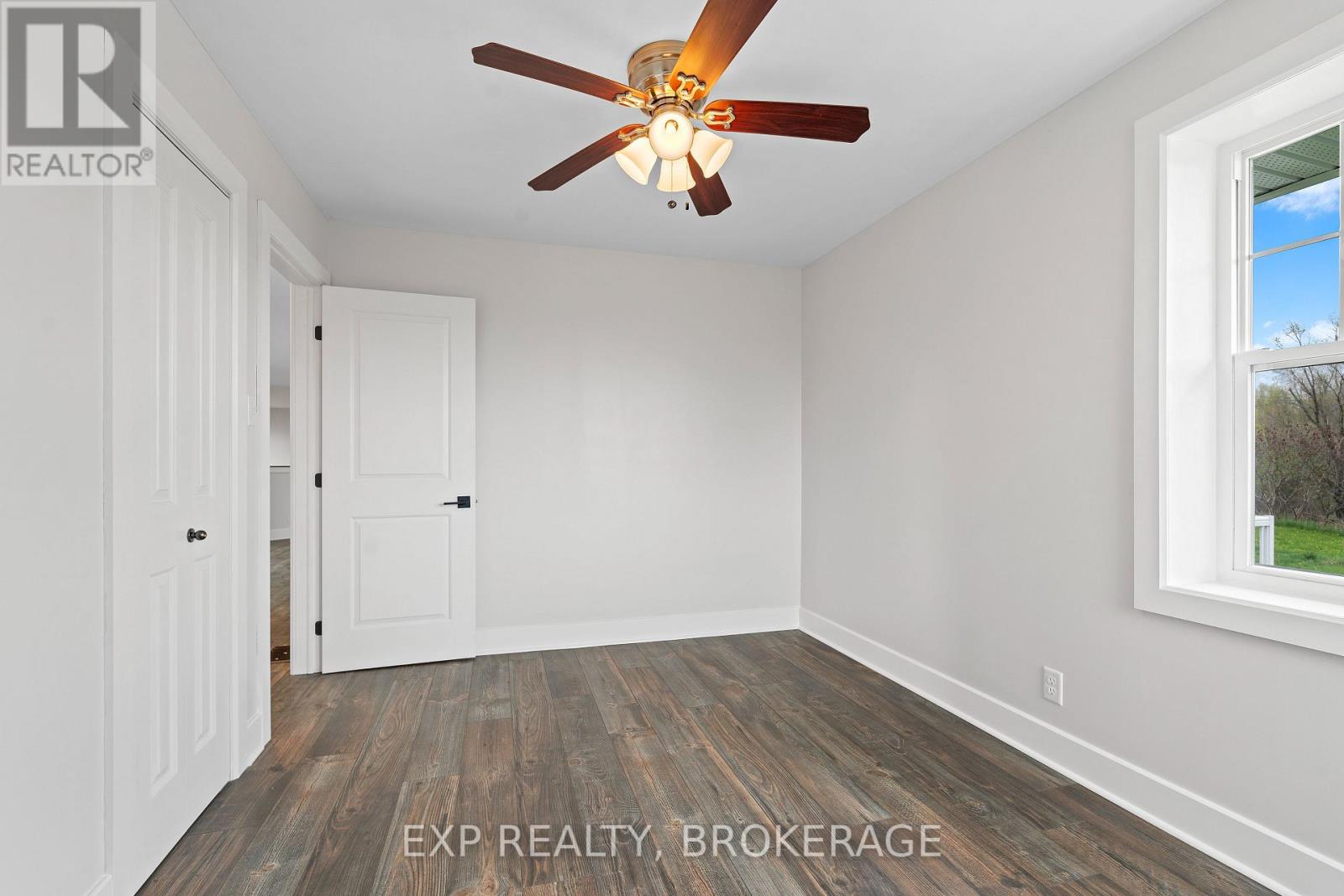 3881 Round Lake Road, South Frontenac, Ontario  K0H 1X0 - Photo 27 - X12205835