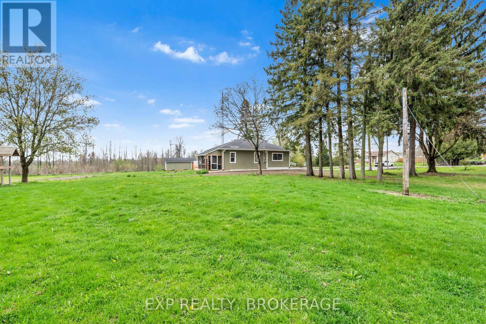 3881 Round Lake Road, South Frontenac, Ontario  K0H 1X0 - Photo 39 - X12205835