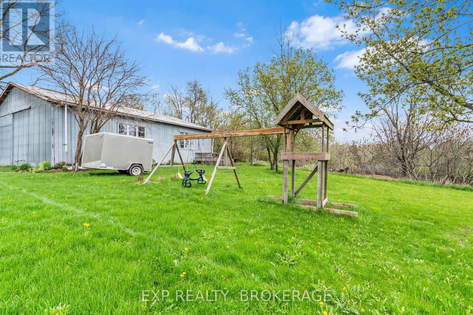 3881 Round Lake Road, South Frontenac, Ontario  K0H 1X0 - Photo 40 - X12205835