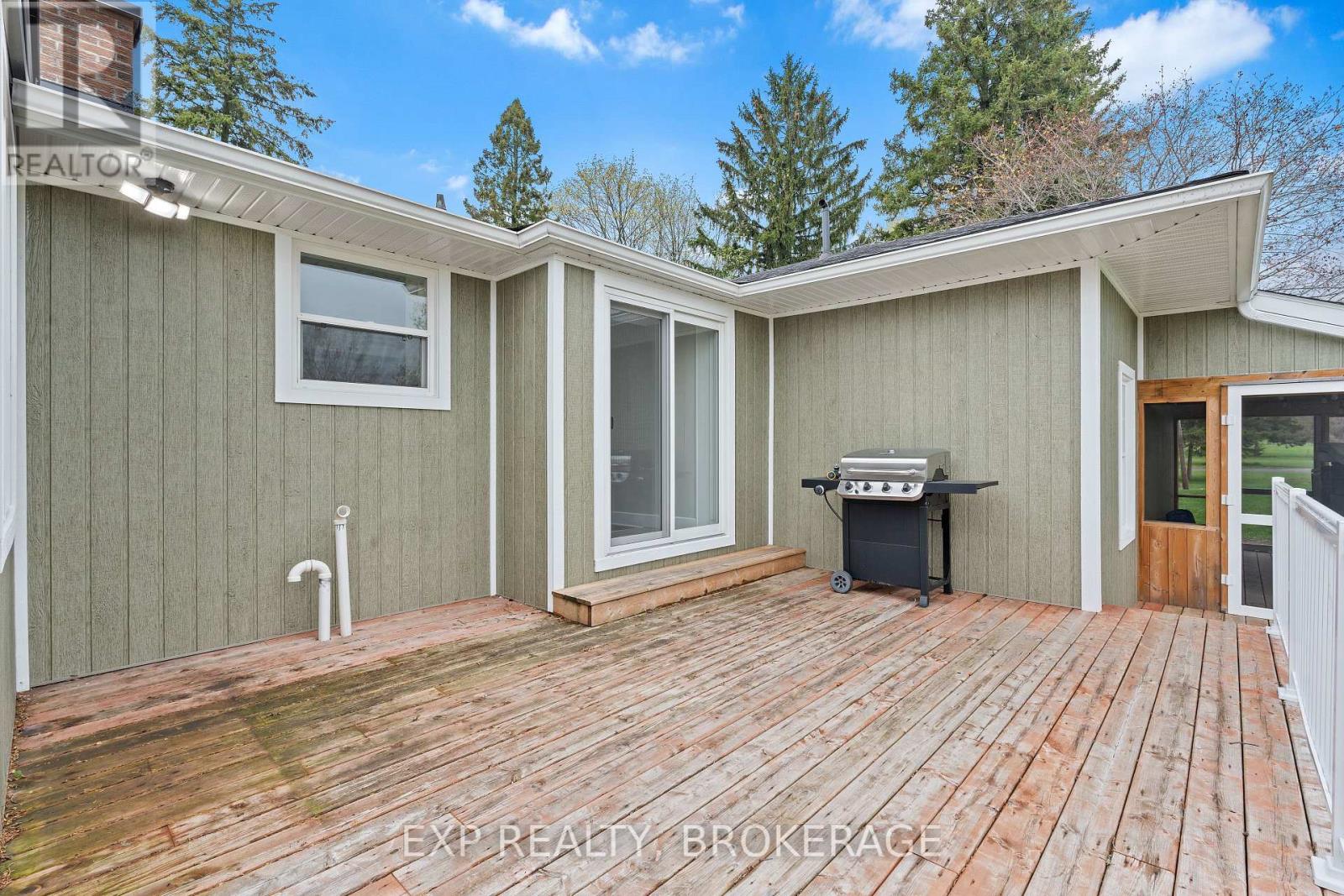 3881 Round Lake Road, South Frontenac, Ontario  K0H 1X0 - Photo 44 - X12205835