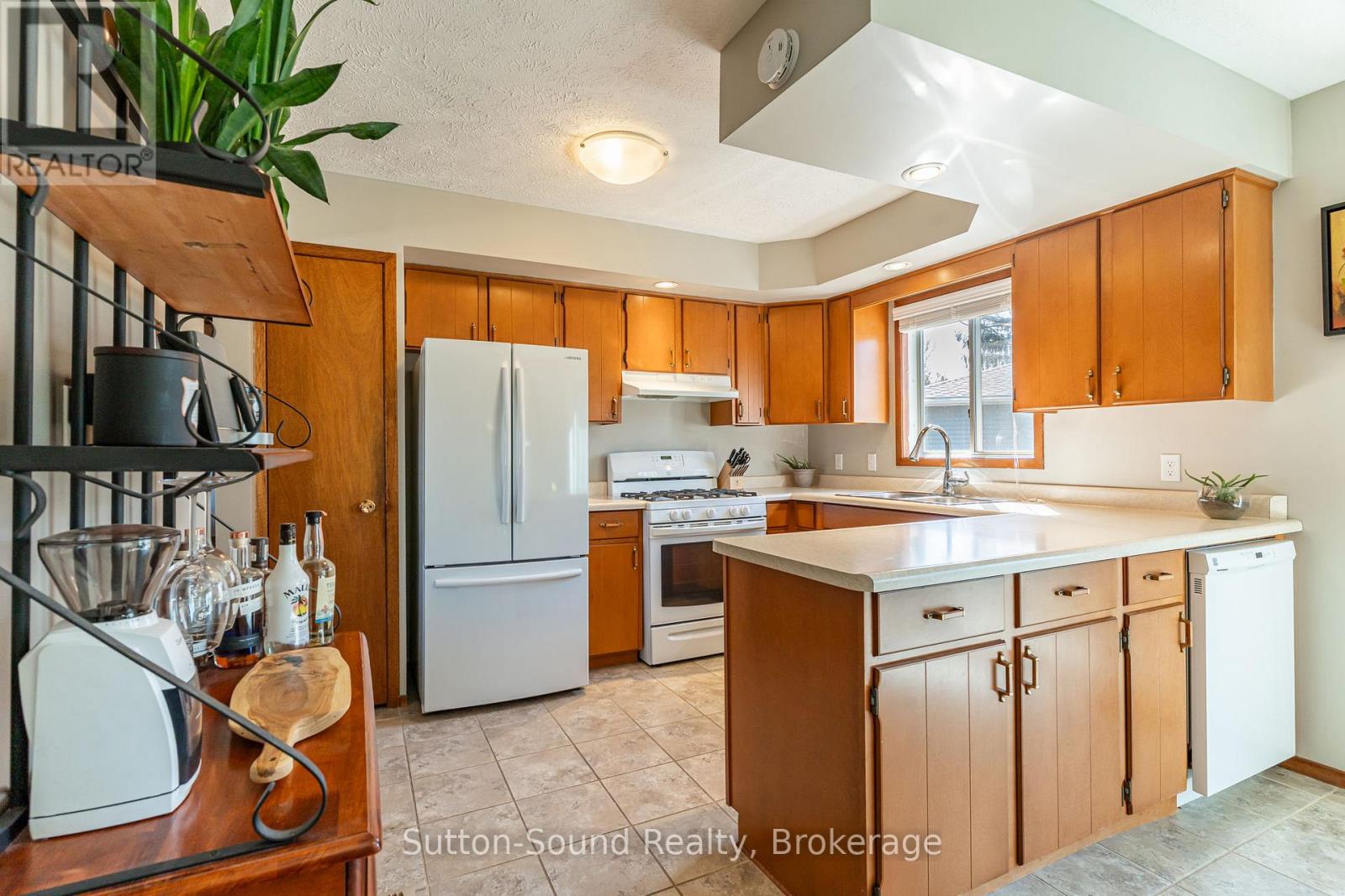 525 2nd Street W, Owen Sound, Ontario  N4K 6R6 - Photo 11 - X12205843