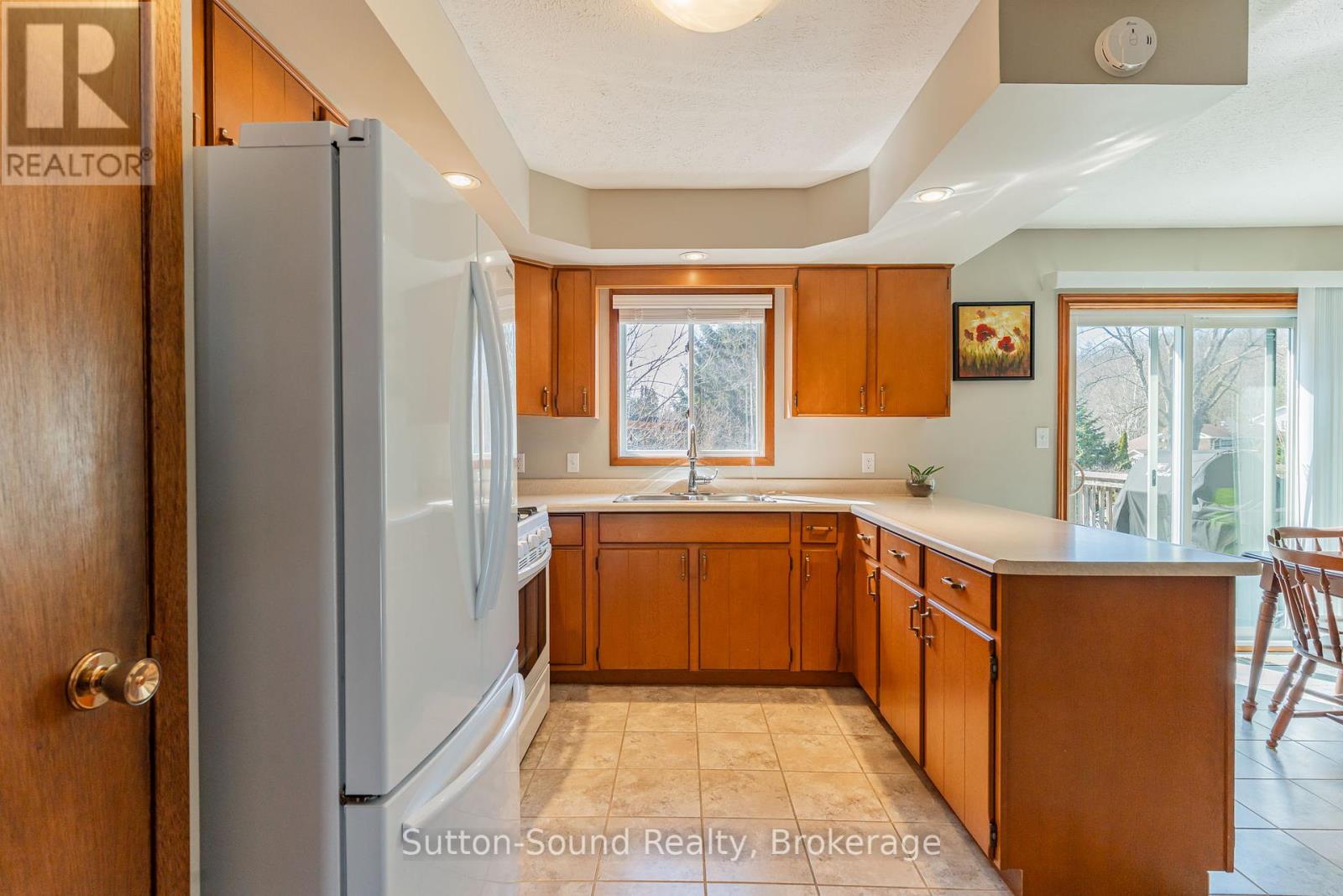 525 2nd Street W, Owen Sound, Ontario  N4K 6R6 - Photo 12 - X12205843