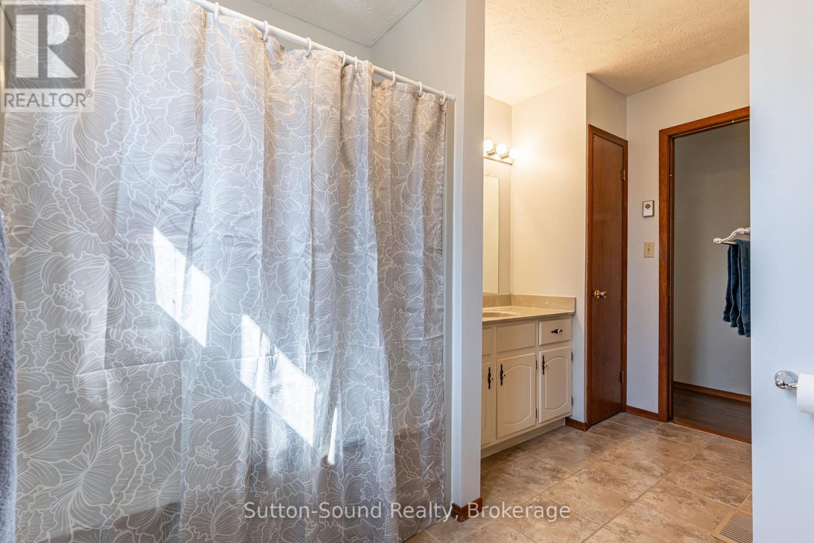525 2nd Street W, Owen Sound, Ontario  N4K 6R6 - Photo 16 - X12205843