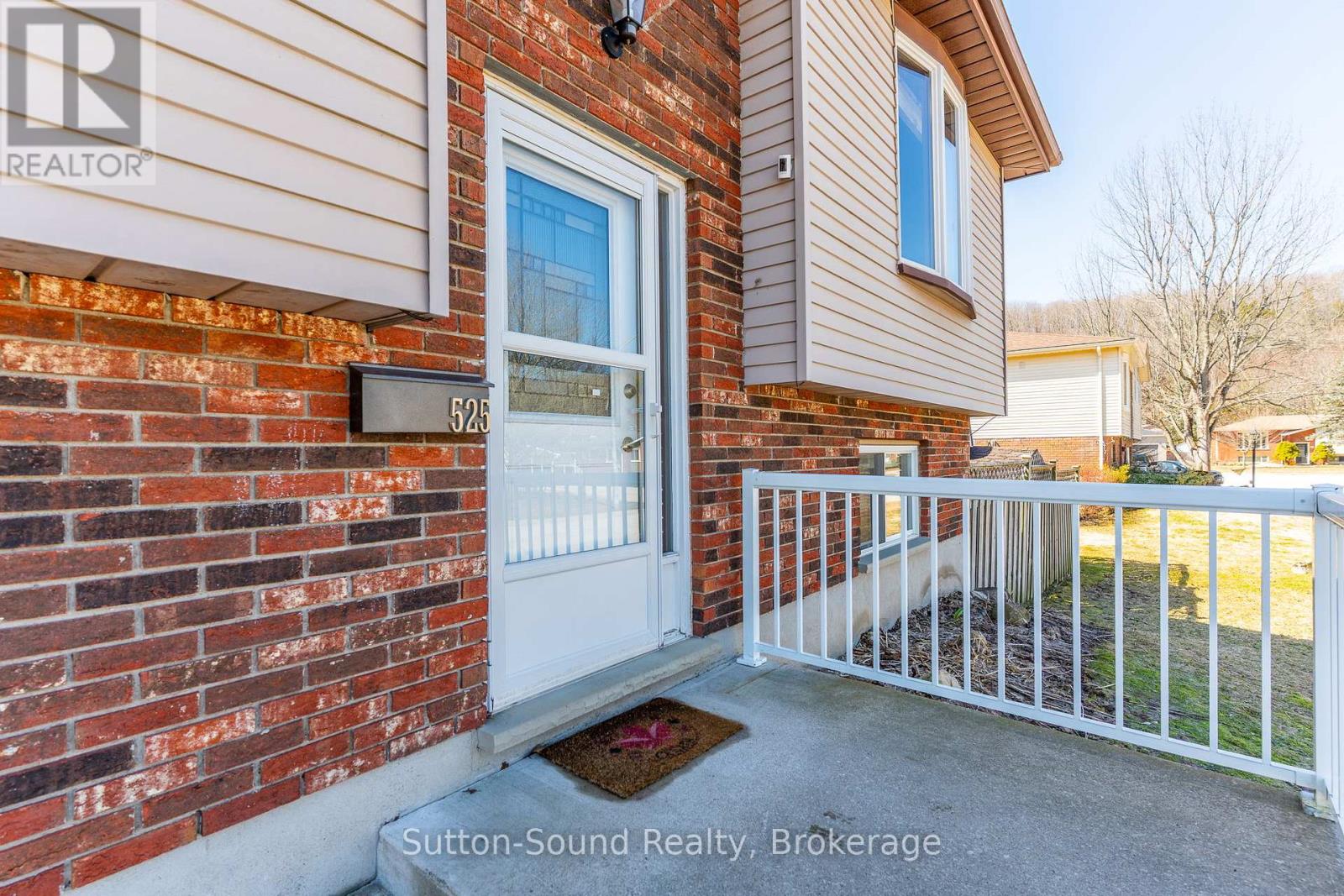 525 2nd Street W, Owen Sound, Ontario  N4K 6R6 - Photo 3 - X12205843