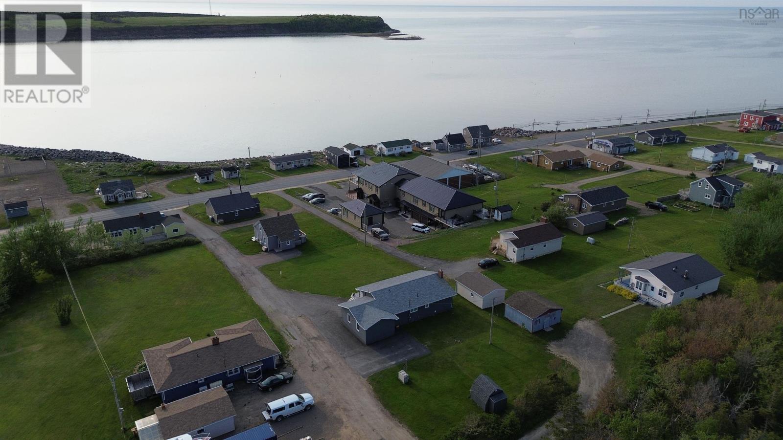 17 Chemin De Susanne Road, Chéticamp, Nova Scotia  B0E 1H0 - Photo 2 - 202512997