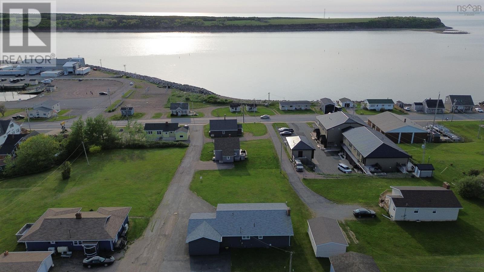 17 Chemin De Susanne Road, Chéticamp, Nova Scotia  B0E 1H0 - Photo 3 - 202512997