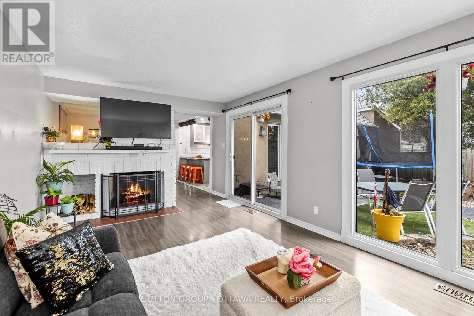 35 Jackson Court, Ottawa, Ontario  K2K 1B6 - Photo 8 - X12174385