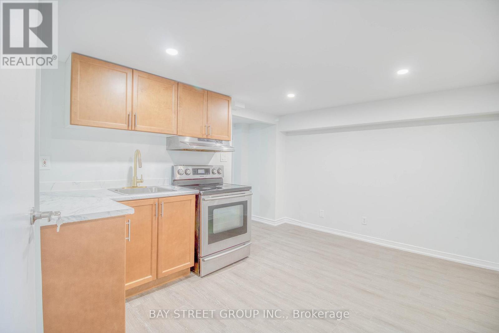 Basement #1 - 65 Davis Road, Aurora, Ontario  L4G 2B4 - Photo 1 - N12171845