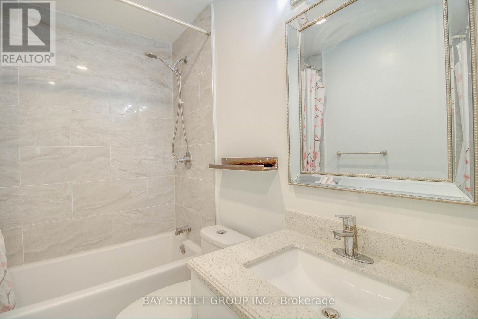 Main Floor - 65 Davis Road, Aurora, Ontario  L4G 2B4 - Photo 9 - N12171846