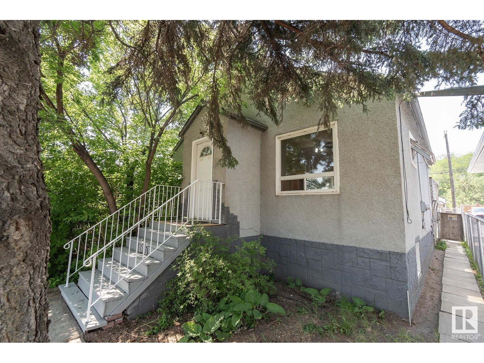 Property at 11506 82 ST NW image 2