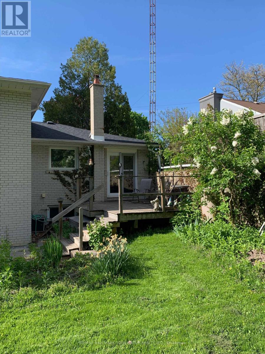 53 Humber Crescent, King, Ontario  L3Y 7R5 - Photo 8 - N12106005